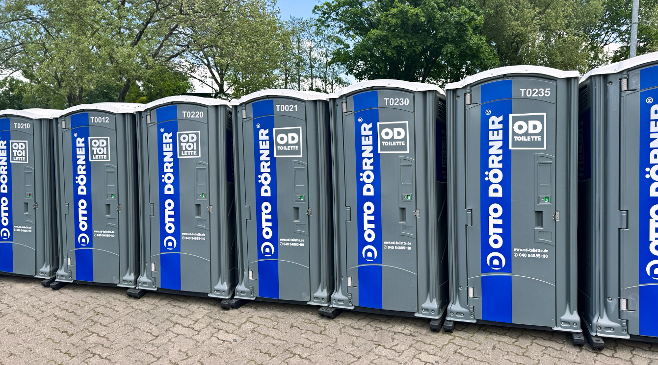OD Toiletten nebeneinander aufgereiht