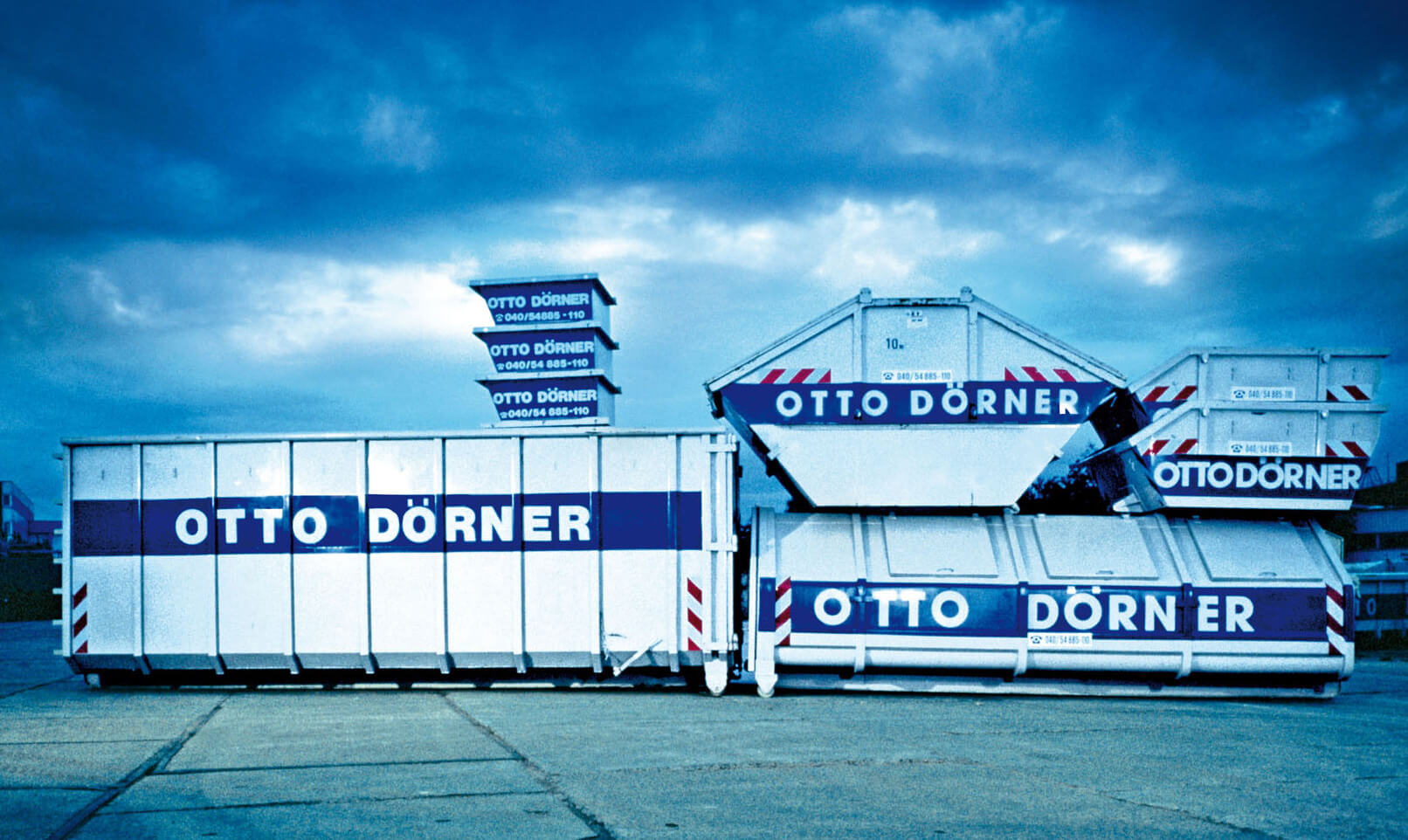 Diverse OTTO DÖRNER Container nebeneinander